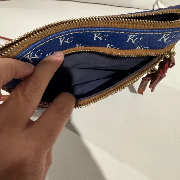 Dooney & Burke KC crossbody - Picture 5 of 9